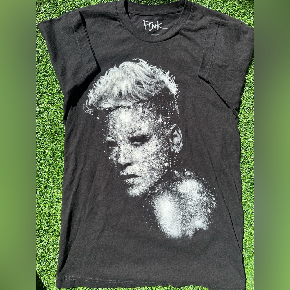 Pink 2023 Tour T-Shirt Size S